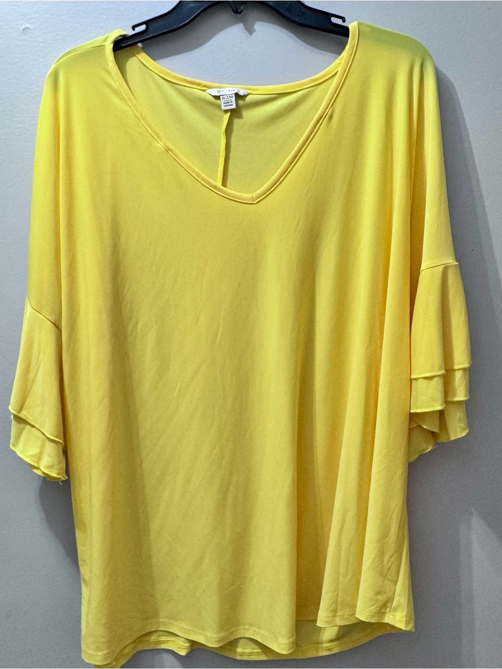 Est 1946, Women's Yellow V-Neck Ruffle Sleeve Top, Size 18/20W